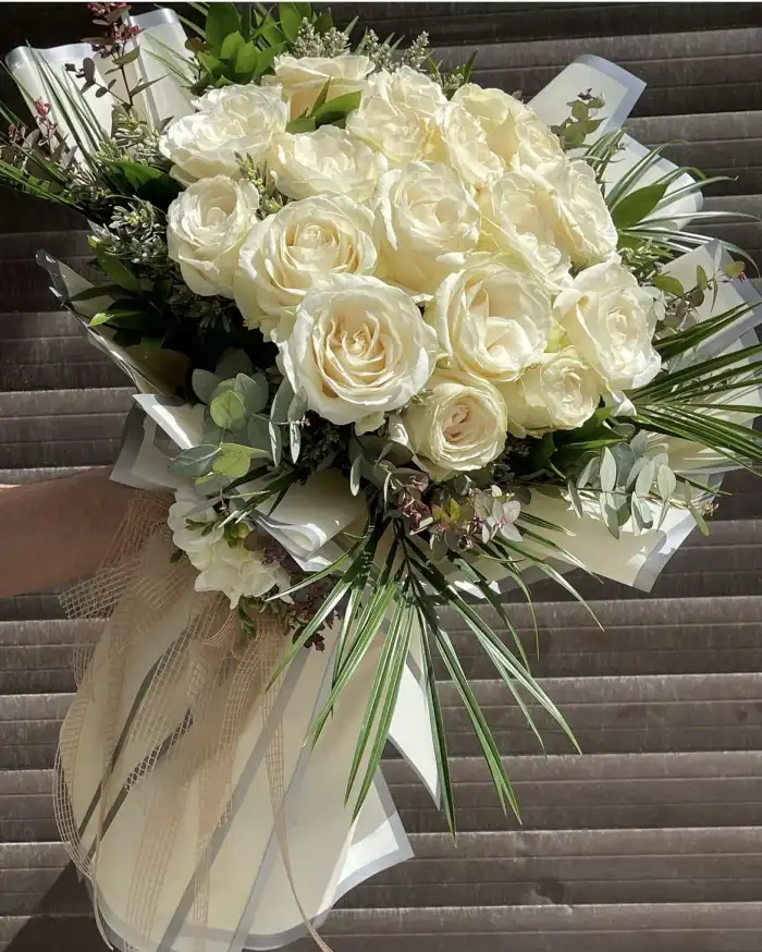 White Roses 29 Adet İthal Güller