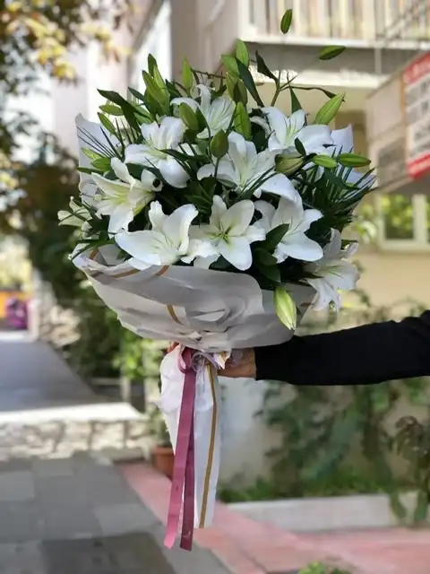 Kokulu Beyaz Lilyum Buketi